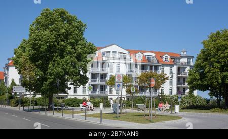 Mehrfamilienhäuser, Kühlungsborn, Mecklenburg-Vorpommern, Deutschland Stockfoto
