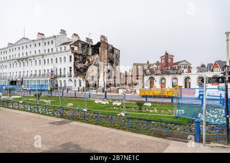 Brand beschädigt Claremont Hotel, Eastbourne, Sussex, England Stockfoto