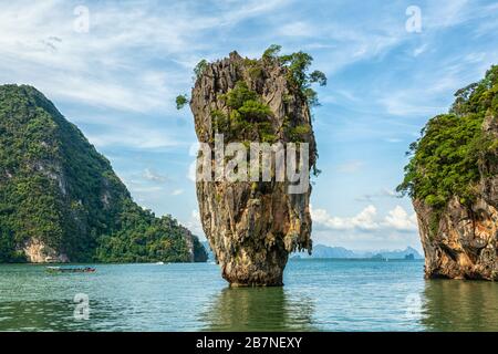 Inseln im Ao Phang-nga-Nationalpark in Thailand Stockfoto