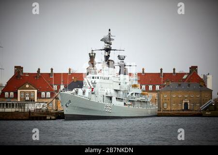 Kopenhagen, Dänemarks Hauptstadt, Naval Station Holmen HDMS Peder Skram (F352) Royal Danish Navy Fregatte 1990 außer Dienst gestellt und jetzt amuseum Schiff. Stockfoto