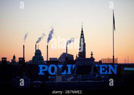 Kopenhagen, Dänemarks Hauptstadt, hat die Skyline bei Sonnenaufgang silhouettiert Stockfoto