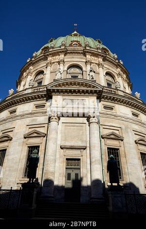 Kopenhagen, Dänemark Frederiks Kirche im Volksmund bekannt als Marble Church Rococo Architecture Focal Point des Frederiksstadener Viertels Stockfoto