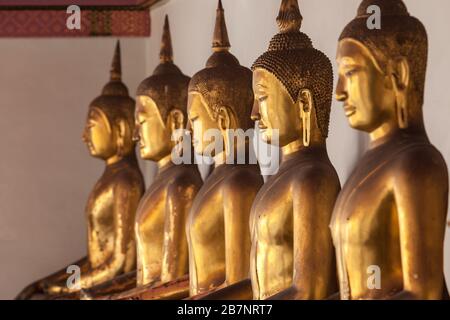 Golden buddha im Wat Pho Tempel Bangkok Stockfoto