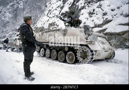 21. Januar 1994 während des Krieges in Zentralbosnien: Eine britische Armee FV432 APC der Coldstream Guards nördlich von Gornji Vakuf. Stockfoto