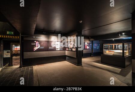 Anderlecht, Brüssel / Belgien - 07 16 2019: Innenausstellung über Leben und Werk der Brüsseler Kanalisation Stockfoto