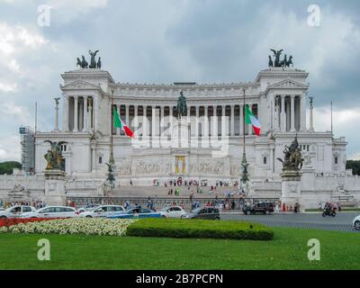 Rom, Italien-06.17.2014: Piazza Venedig. Vittoriano, Vaterlandsaltar - das patriotische Hauptsymbol Italiens, ein Denkmal für Victor Emmanuel II Stockfoto