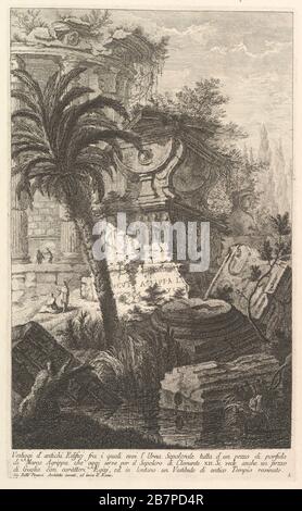 Überreste alter Buldierungen, darunter die sepulkrale Urne des Marcus Agrippa, die ganz aus Porphyr besteht und heute als Grab von Klemens' II. Dient ... (Vestiggi d'antichi EDIFICI fra i quali evvi l'Urna Sepolcrale tutta d'un pezzo di. . .), ca. 1750. Stockfoto
