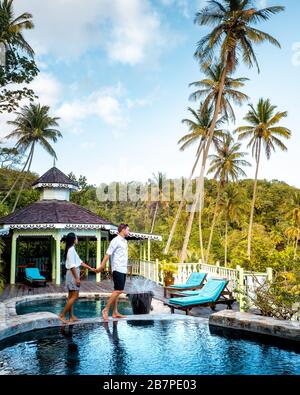 Saint Lucia caribbean, ein Paar auf Urlaub auf der tropischen Insel St. Lucia, Männer und Frauen auf einer ehrlichen Reise Stockfoto