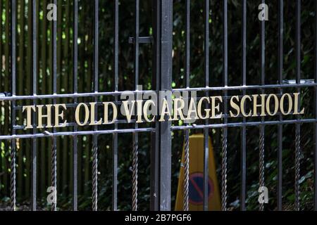 Gateway-Port der Old Vicarage School, einer unabhängigen Kinderkrippe und Vorbereitungsschule für Mädchen und Jungen in Derby, England, Großbritannien, Großbritannien Stockfoto