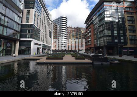 Blick auf den Merchant Square im Paddington Basin, London. Stockfoto