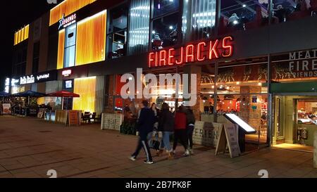 Festival Leisure Park in Basildon, Essex, ein Unterhaltungskomplex mit Kino, Bowling, Wakeboarden, Nachtclubs, Bars und Restaurants. Stockfoto