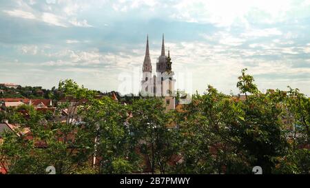 die kathedrale von zagreb überragt die Erdbebenschäden Stockfoto