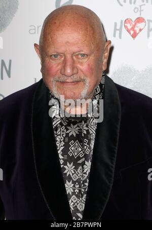 November 2017 - London, England, Großbritannien - Chain of Hope Gala Ball 2007, Grosvenor House - Red Carpet Arrivals Photo Shows: Steven Berkoff Stockfoto