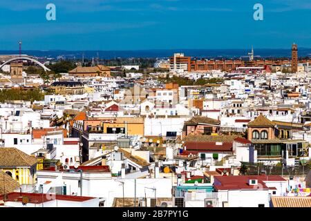 Blick auf die Stadt vom Metropol Parasol, Plaza de la Encarnación, Sevilla, Spanien Stockfoto