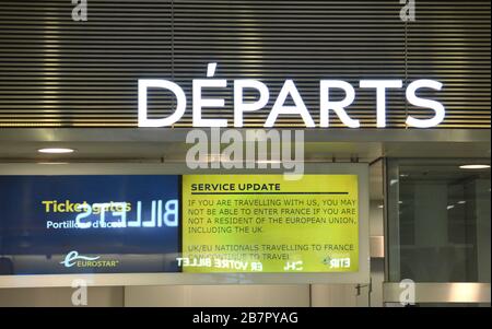 Foto Muss Gutgeschrieben Werden ©Alpha Press 065630 17/03/2020 Eurostar Departures Service Update Sign St Pancras Station Coronavirus Pandemieeffekte In London Stockfoto