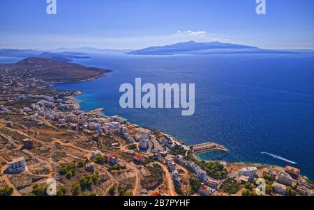 Panorama der Küstenstadt Sarande in Albanien Stockfoto
