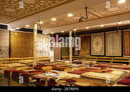 Teppichgeschäft in Buchara, Usbekistan Stockfoto