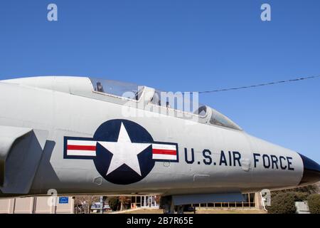 Hampton, VA/USA-März 1.2020: Flugzeuge der US-Luftwaffe im Air Power Park ausgestellt. Stockfoto