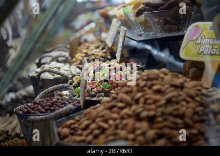 MENDOZA, ARGENTINIEN, 19. Dezember 2017. Müsli, Getreideverkauf, Mercado Central, Ciudad de Mendoza. Foto: Axel Lloret / www.allofotografia.com Stockfoto