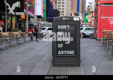 Time Square ruhig für einen Wochentag Nachmittag. Stockfoto