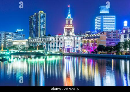 Shanghaier Nacht auf dem Fluss Suzhou, China Stockfoto