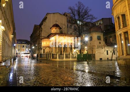 Stavropoleos Kirche bei Nacht, Bukarest. Touristenattraktion der Altstadt in Rumänien Stockfoto