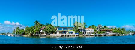 Luxuriöse Villen mit Wasserfront in Miami, Florida Stockfoto