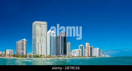 Hochhaus in Sunny Isles, Miami, Florida. Stockfoto