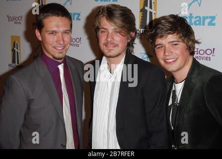 Isaac Hanson, Taylor Hanson und Zac Hanson auf dem Hollywood Film Festival 10. Annual Hollywood Awards Gala Ceremony im Beverly Hilton Hotel in Beverly Hills, CA. Die Veranstaltung fand am Montag, 23. Oktober 2006 statt. Foto von: SBM / PictureLux - Aktenzeichen # 33984-7850SBMPLX Stockfoto