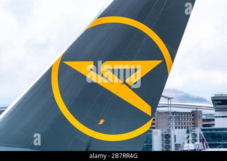 Frankfurt, FRA - 25. Februar 2020: Condor Boeing 767 Flugzeug am Flughafen Frankfurt Int'l (FRA) in Deutschland. Boeing ist ein Flugzeughersteller mit Sitz in i Stockfoto