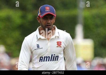 Essex CCC Loan Signing Ravi Patel (von Middlesex) schaut an während des zweiten Tages Stockfoto