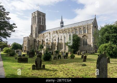 Das Äußere der Kirche St Edmund's, Southwold, Suffolk, Großbritannien; ein denkmalgeschütztes Gebäude aus dem 15. Jahrhundert. Stockfoto