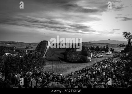 Heißluftballon in Fragneto Monforte, Benevento, Italien Stockfoto