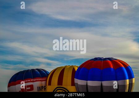 Heißluftballon in Fragneto Monforte, Benevento, Italien Stockfoto