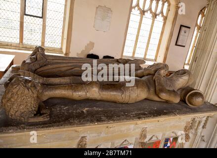 Holz-Effigies Michael de la Pole d 1415 und Ehefrau Catherine, Wingfield Kirche, Suffolk, England, Großbritannien Stockfoto