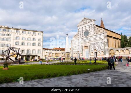 Piazza di Santa Maria Novella, mit der Basilika Santa Maria Novella, Florenz, Italien Stockfoto