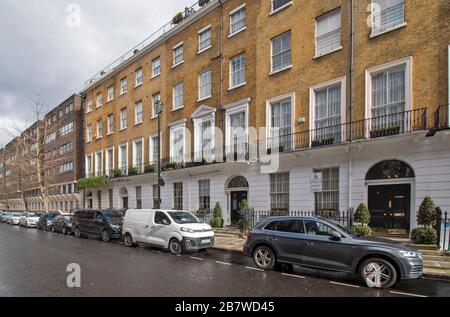 LONDON HARLEY STRASSE PRIVATE PRAKTIKEN UND PRIVATE KRANKENHÄUSER ENTLANG DIESER STRASSE Stockfoto