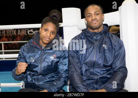 London, Großbritannien. 12-03-20. Caroline Dubois und Cheavon Clarke während der Veranstaltung "Road to Tokyo European Olympic Boxing Qualification Media". Stockfoto