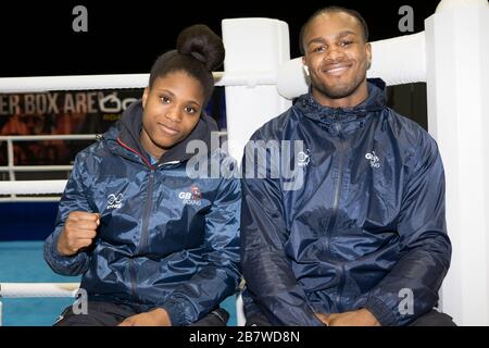 London, Großbritannien. 12-03-20. Caroline Dubois und Cheavon Clarke während der Veranstaltung "Road to Tokyo European Olympic Boxing Qualification Media". Stockfoto