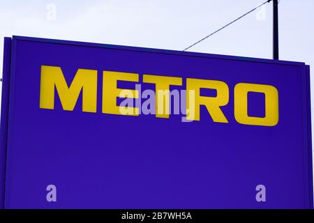 Bordeaux, Aquitanien/Frankreich - 10 28 2019: Metro Cash & Carry Shop Logo Sign Store Stockfoto