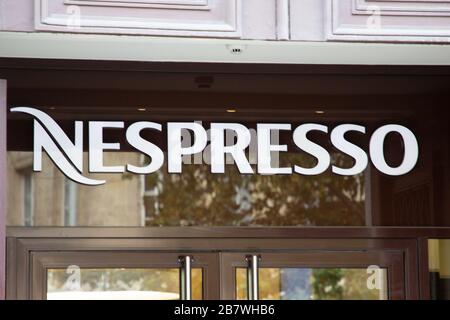 Bordeaux, Aquitanien/Frankreich - 11 25 2019 : Nespresso-Logo-Shop für Kaffeeautomaten Kapseln Accessoires Store Stockfoto