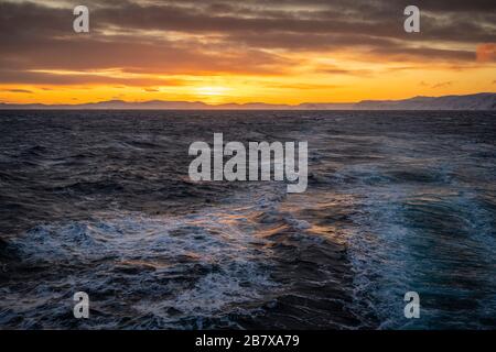 Sonnenuntergang, arktisches Norwegen. Stockfoto
