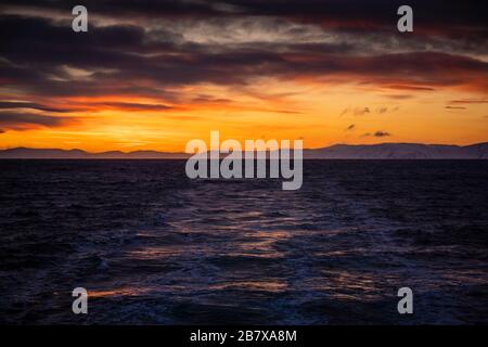 Sonnenuntergang, arktisches Norwegen. Stockfoto
