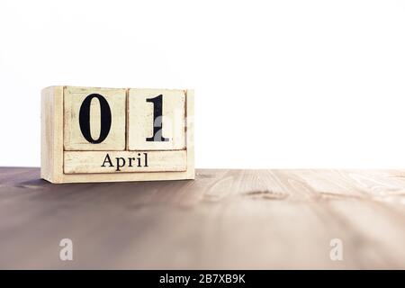 April, vierter Monat des Kalenders - Textstelle neben dem Aprilsymbol kopieren Stockfoto