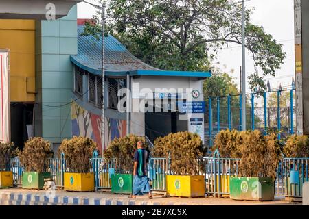 Blick auf die U-Bahn-Station Saltlake Stadium des U-Bahn-Systems Kolkata East West in Kolkata am 18. Januar 2020 Stockfoto