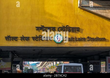 Blick auf die U-Bahn-Station Saltlake Stadium des U-Bahn-Systems Kolkata East West in Kolkata am 18. Januar 2020 Stockfoto