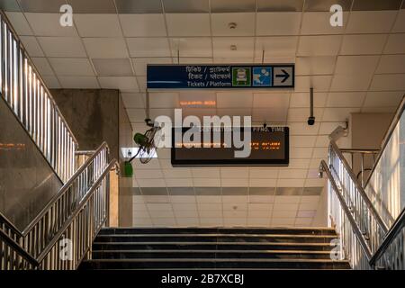 Blick auf die U-Bahn-Station Saltlake Stadium des U-Bahn-Systems Kolkata East West in Kolkata am 18. Januar 2020 Stockfoto