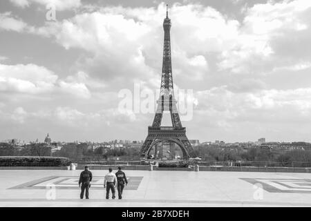 CORONAVIRUS: EIFFELTURM GESCHLOSSEN, PARIS Stockfoto