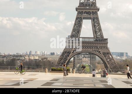 CORONAVIRUS: EIFFELTURM GESCHLOSSEN, PARIS Stockfoto