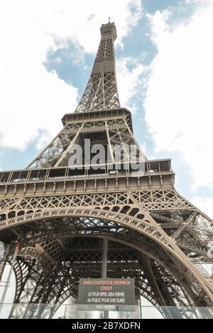 CORONAVIRUS: EIFFELTURM GESCHLOSSEN, PARIS Stockfoto